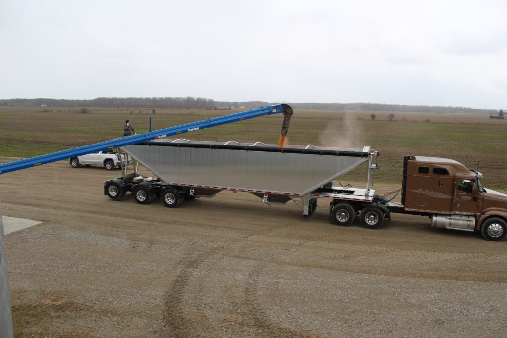 Aluminum Hopper Trailer - Platinum